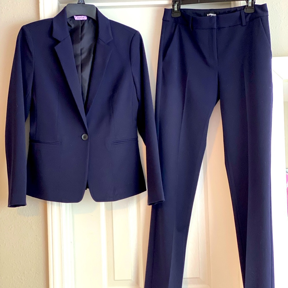 Express Suit Nearly NEW Size 4/6 or Small